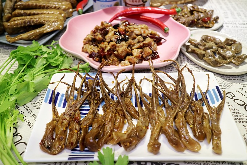 台中滷味 重慶老爹四川麻辣味 隱藏版美食 有錢不一定買的到 原味辣味二種選擇