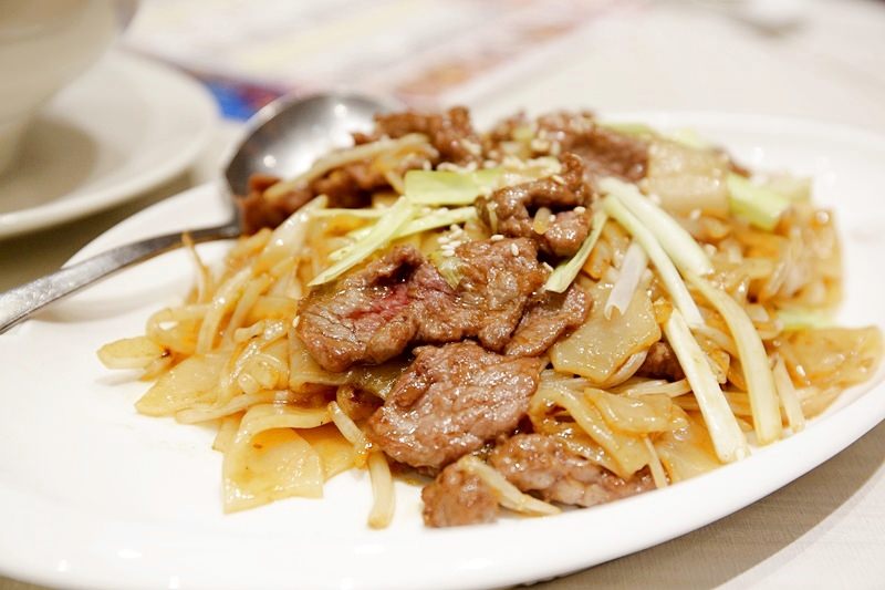 台中港式餐廳推薦 港式師傅手藝佳 脆皮雞 香酥鴨 港式小點都好吃 秋紅谷美食