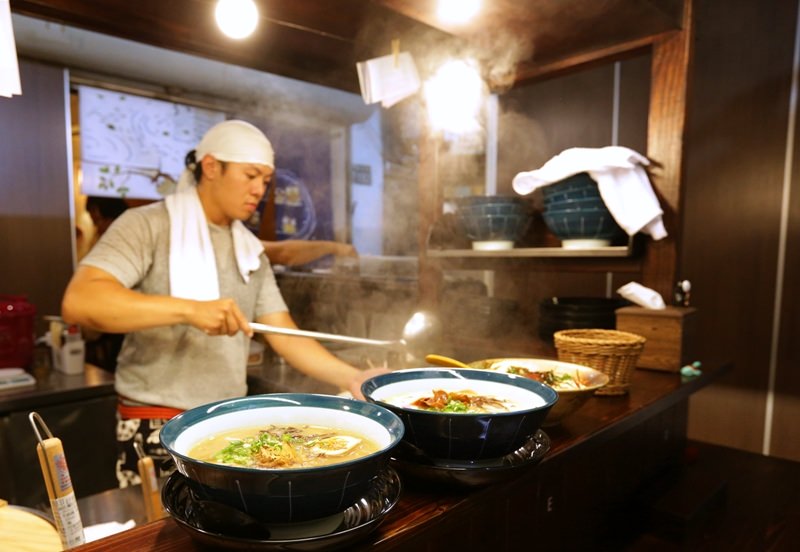 台中日式拉麵推薦 火曜二代目 柳川西路美食 雞豚清爽湯底限量五十碗