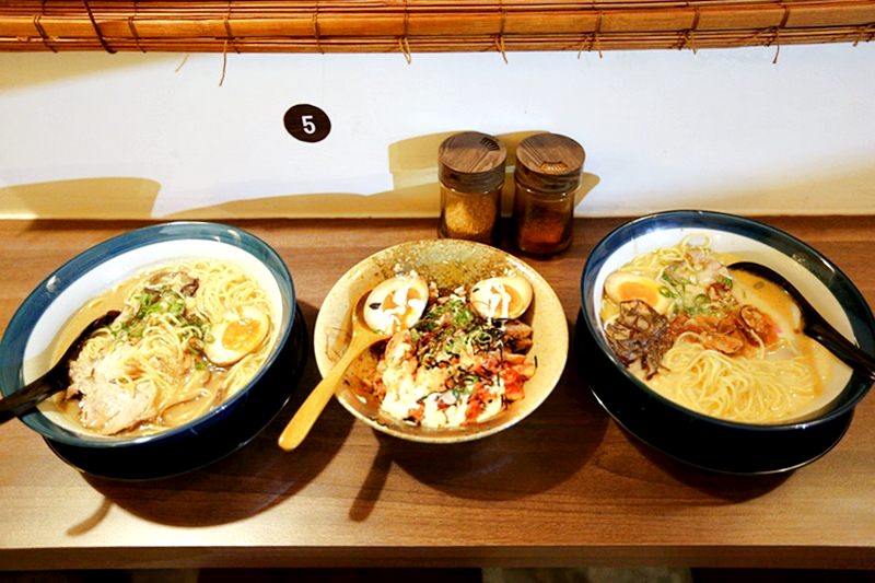 台中日式拉麵推薦 火曜二代目 柳川西路美食 雞豚清爽湯底限量五十碗