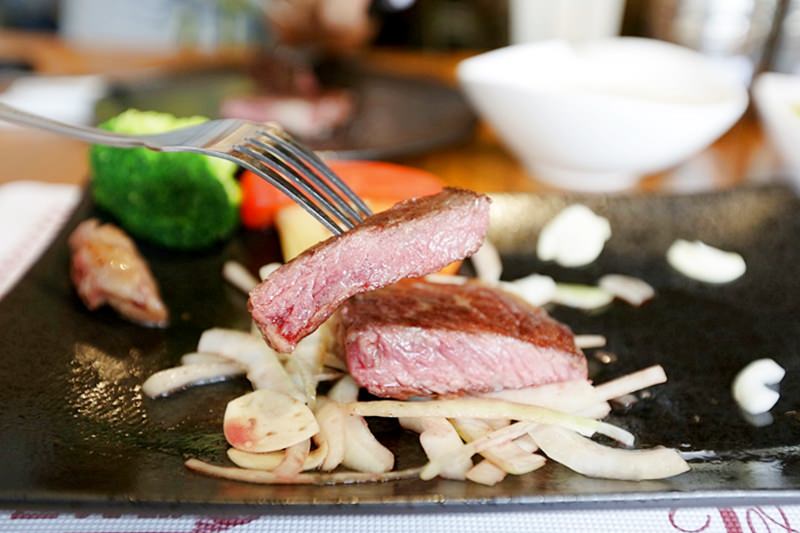 台中平價牛排 宥鼎牛排給你超值牛肉 限量炸牛排太邪惡想吃請預約