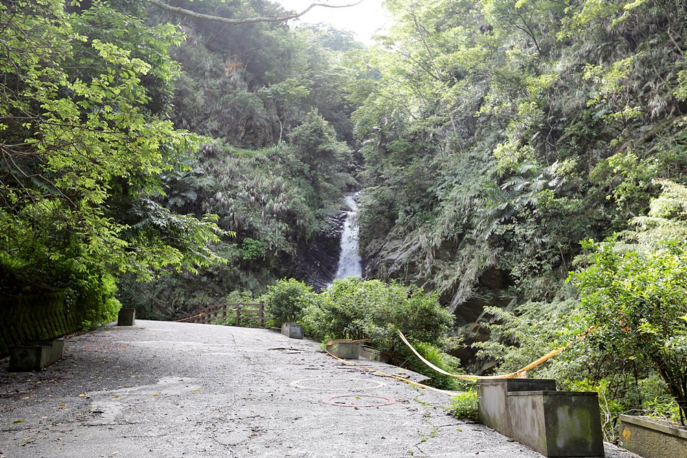 埔里溫泉飯店推薦 香亭飯店超大溫泉浴池 台14埔霧公路景點觀音瀑布旁