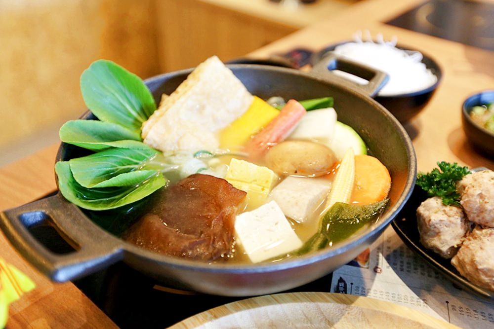 台中平價火鍋 養鍋石頭涮涮鍋 文心店 松阪牛肥美 雞柳條鮮嫩 寵物友善餐廳