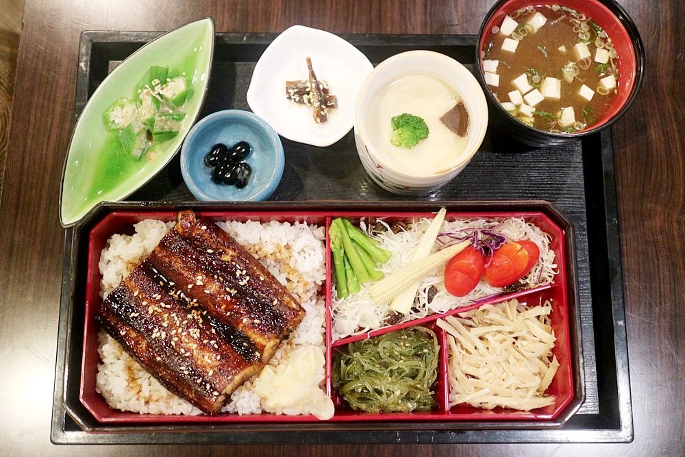 平價日式料理 雷穀食堂 料理用心大推鰻魚丼飯 小菜精彩CP值高 味噌湯白飯吃到飽