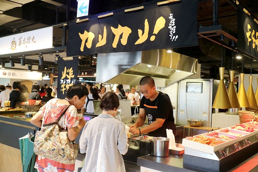 金典第六市場 有冷氣傳統菜市場 價格合理生鮮熟食素食 獨特蔬果代切服務料理更輕鬆