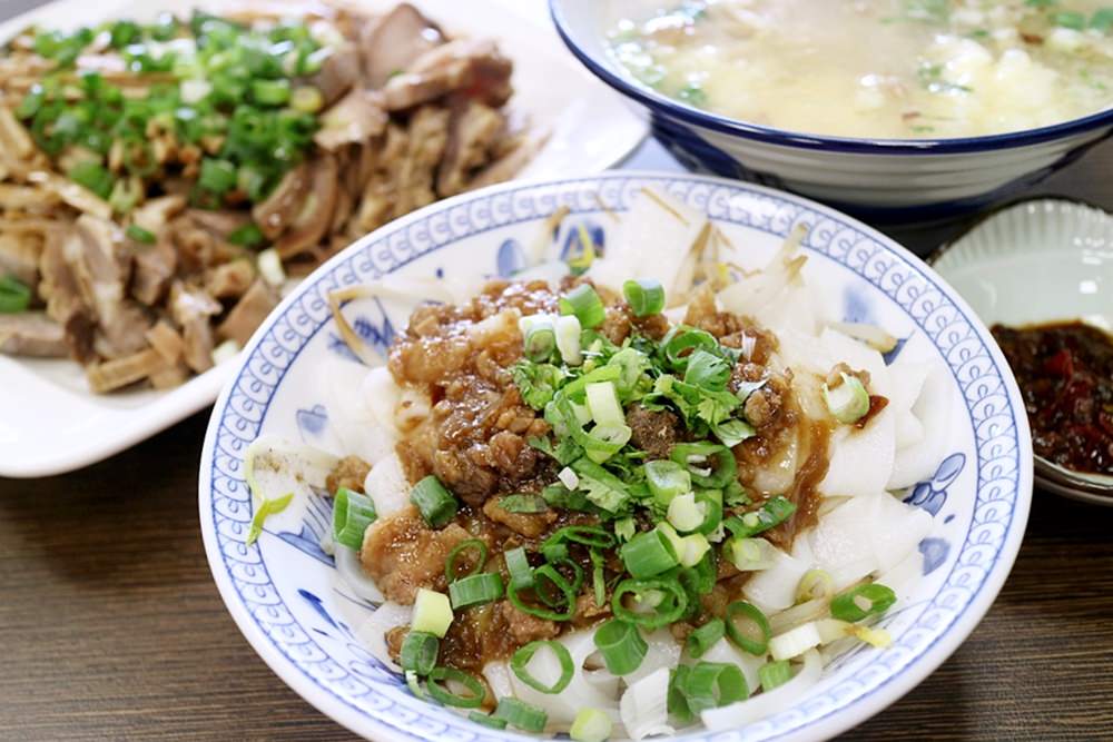 飛天食鋪 北區小麵館 柴魚湯底清爽油蔥香而不膩 麵食和滷味都推 一二訪