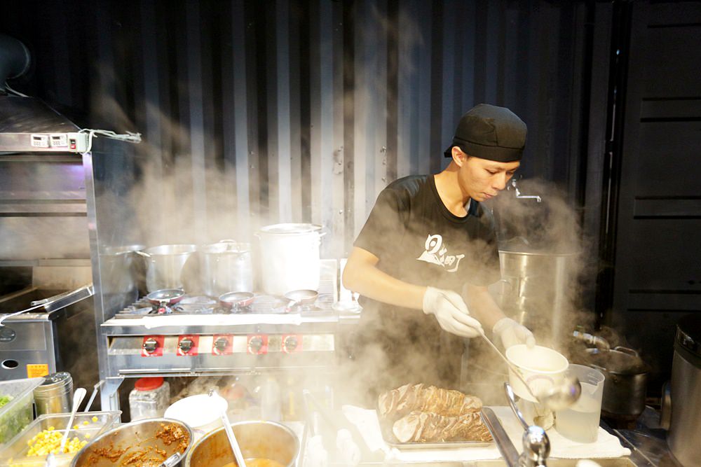 沙鹿美食 日出町丼飯拉麵 湯頭每日現熬 豪氣牛肉丼百元有找 福安黃昏市場停車方便