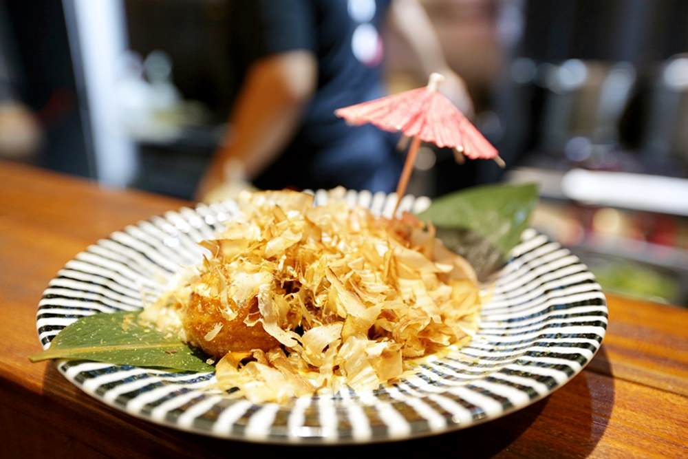 沙鹿美食 日出町丼飯拉麵 湯頭每日現熬 豪氣牛肉丼百元有找 福安黃昏市場停車方便