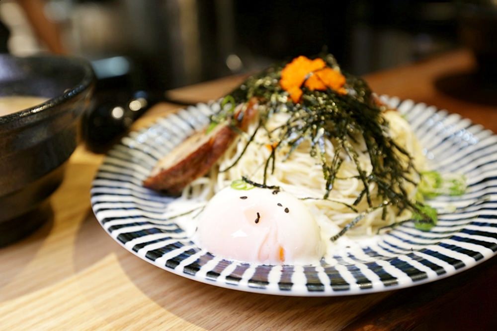 沙鹿美食 日出町丼飯拉麵 湯頭每日現熬 豪氣牛肉丼百元有找 福安黃昏市場停車方便