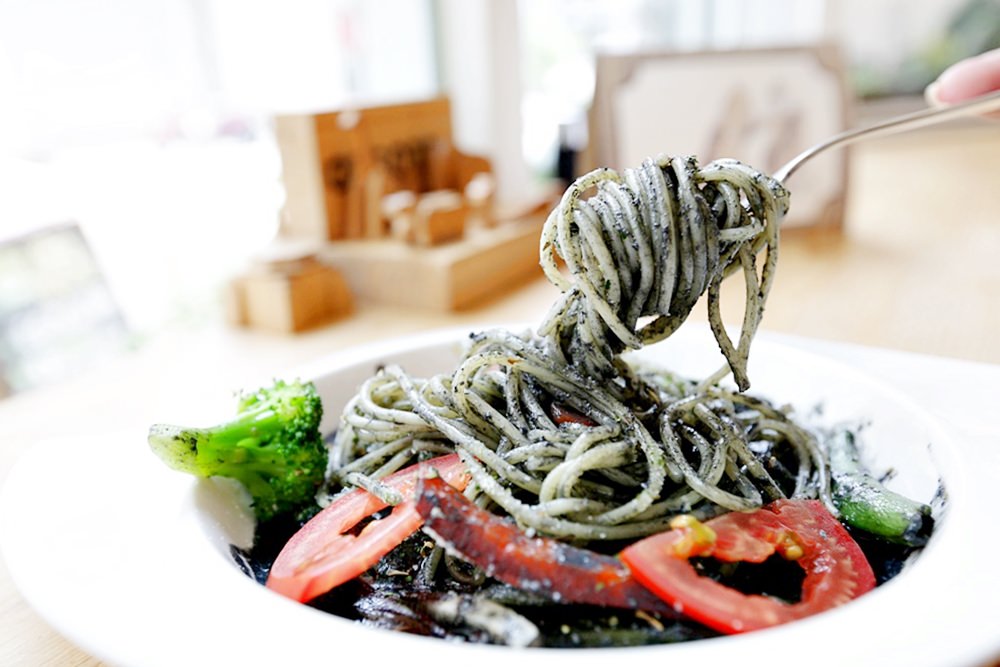 台中蔬食咖啡 盧仕咖啡 巷弄裡的文青咖啡館 肉食族也會愛的蔬食料理