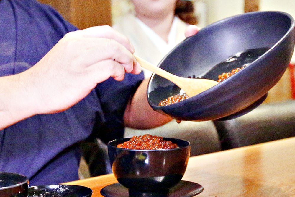 御三家北海道祭 滿到爆炸羅臼鮭魚卵飯 千顆鮭魚在嘴裡爆開用味蕾暢遊北海道