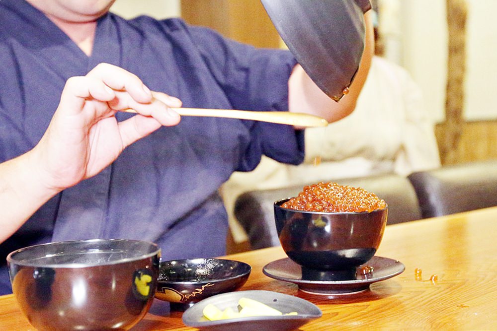 御三家北海道祭 滿到爆炸羅臼鮭魚卵飯 千顆鮭魚在嘴裡爆開用味蕾暢遊北海道