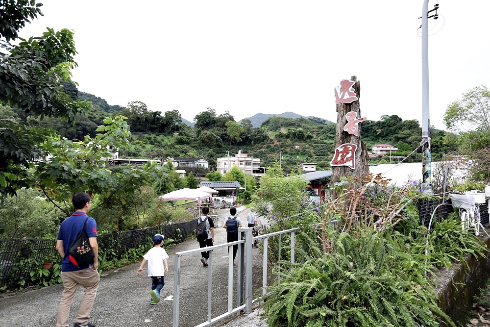 卓蘭秘境小旅行 走訪坪林社區老學堂逸香園 順訪峩崙廟與卓蘭美食