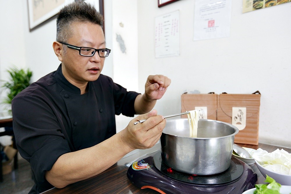 西府煨麵 六分鐘就能煮出餐廳級蔥開煨麵 餐館級美味不必再吃泡麵 文末有低GI餐包