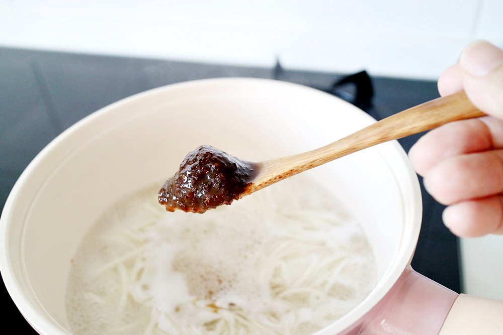 西府煨麵 六分鐘就能煮出餐廳級蔥開煨麵 餐館級美味不必再吃泡麵 文末有低GI餐包