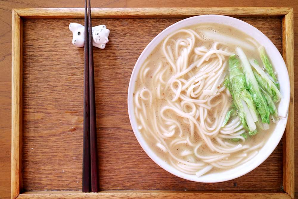 西府煨麵 六分鐘就能煮出餐廳級蔥開煨麵 餐館級美味不必再吃泡麵 文末有低GI餐包