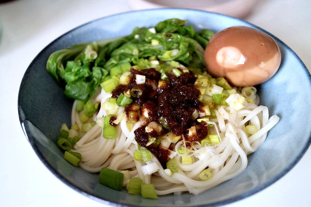 西府煨麵 六分鐘就能煮出餐廳級蔥開煨麵 餐館級美味不必再吃泡麵 文末有低GI餐包