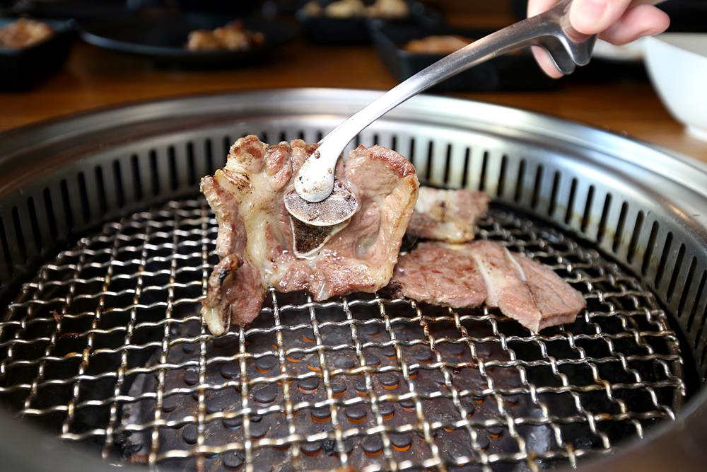 香香燒肉工坊 豐原燒肉吃到飽 極上牛舌霜降牛剝殼白蝦通通吃到飽