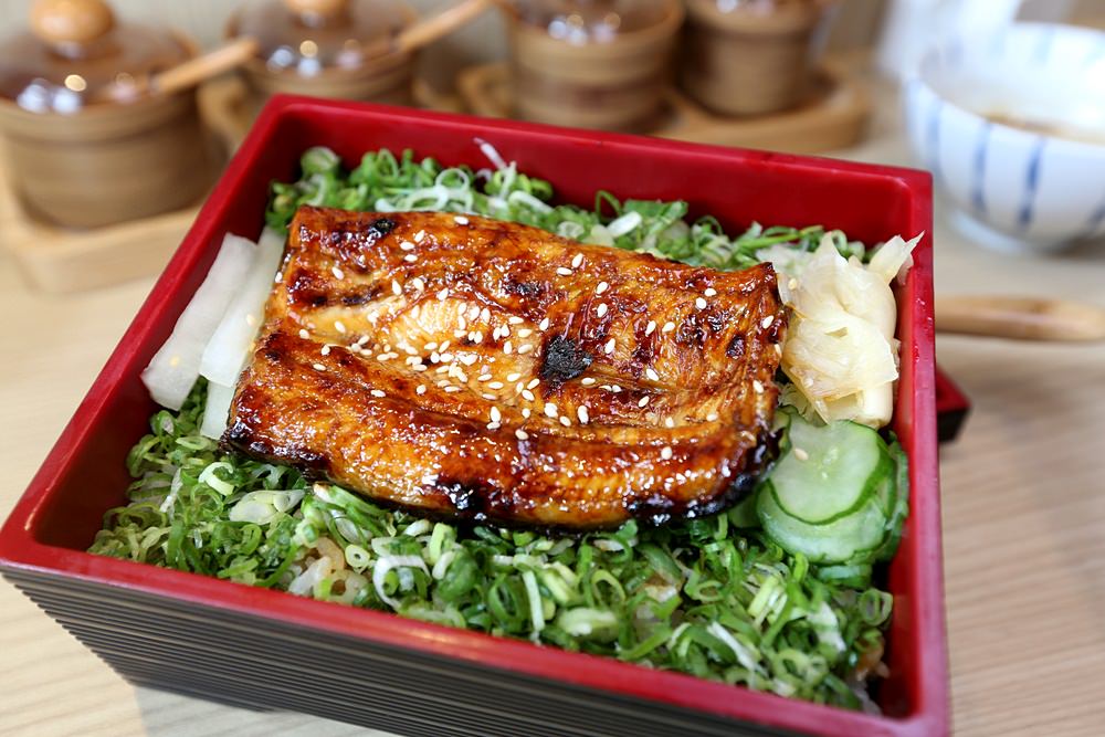 本鰻魚料理屋 台中太平美食 蔥花滿滿鰻魚飯 龍眼炭烤讓鰻魚更香Q 隱藏版烤鰻肝想吃得人品爆發