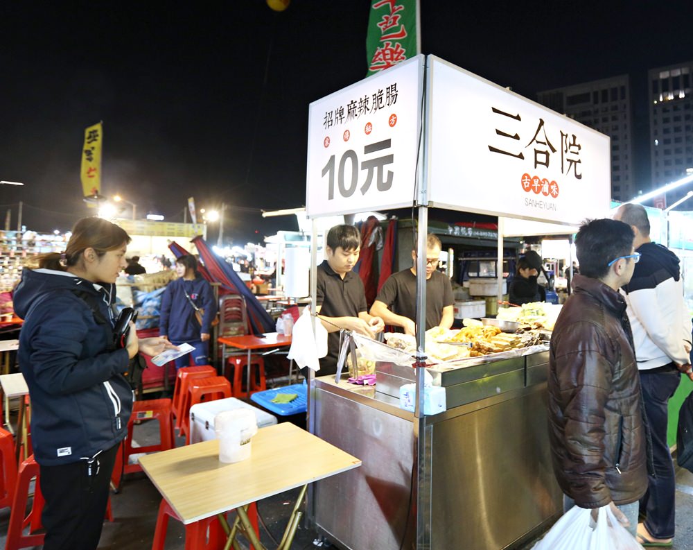 太原夜市必吃 三合院辣脆腸 古早味滷味獨門醬汁也太涮嘴 食材當日現煮現賣新鮮好吃