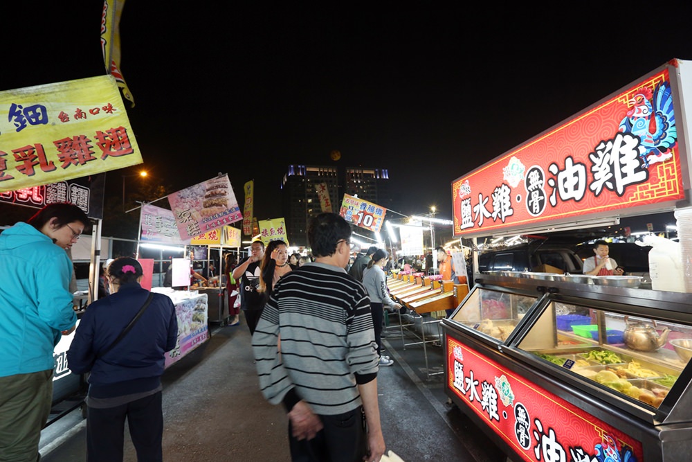 太原夜市必吃 三合院辣脆腸 古早味滷味獨門醬汁也太涮嘴 食材當日現煮現賣新鮮好吃