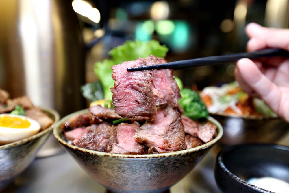 小牛丁次郎坊 南投草屯平價丼飯 今天是想吃炙燒黑牛丼還是霜降牛排丼？