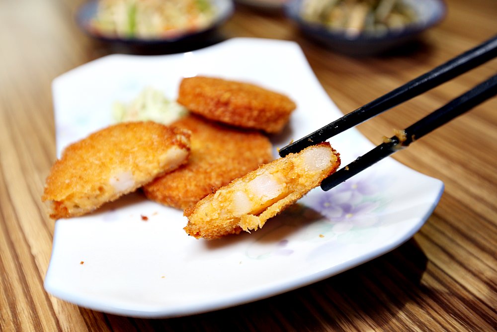 滷菩提蔬食 台中勤美商圈素食 泰式打拋、韓式泡菜、日式丼飯 充滿異國風的素食店