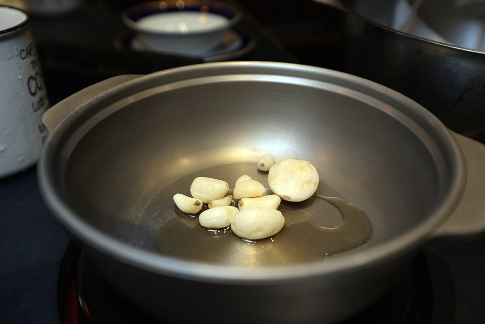 星八鍋鍋物 全台首創先炙燒再煮火鍋 點星八鍋再送雞腿 雙主餐好豐盛