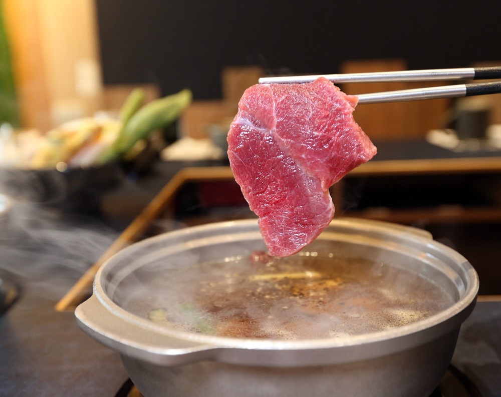 星八鍋鍋物 全台首創先炙燒再煮火鍋 點星八鍋再送雞腿 雙主餐好豐盛