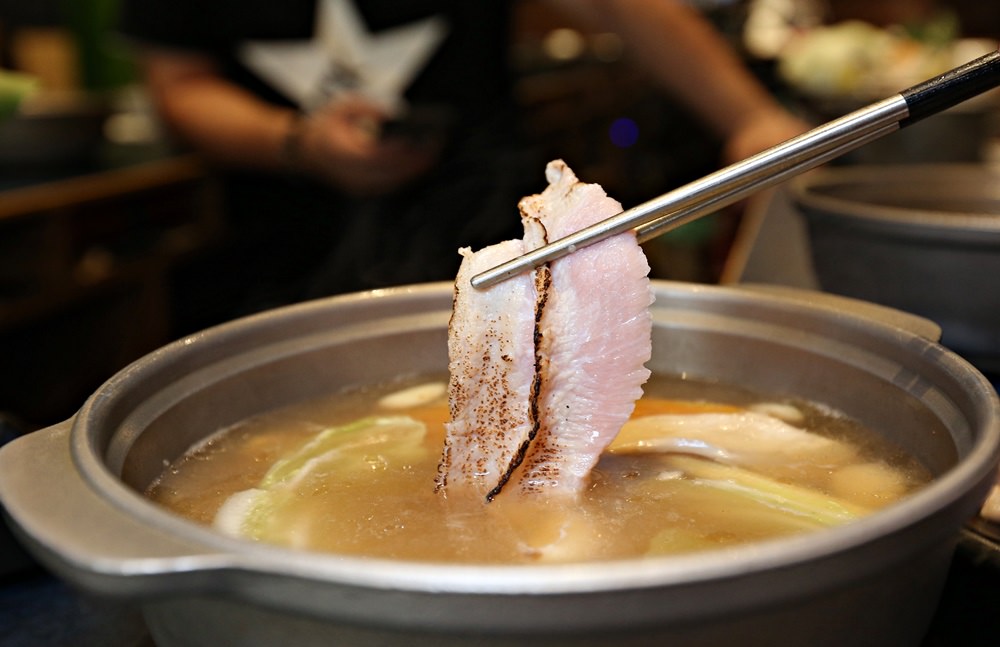 星八鍋鍋物 全台首創先炙燒再煮火鍋 點星八鍋再送雞腿 雙主餐好豐盛