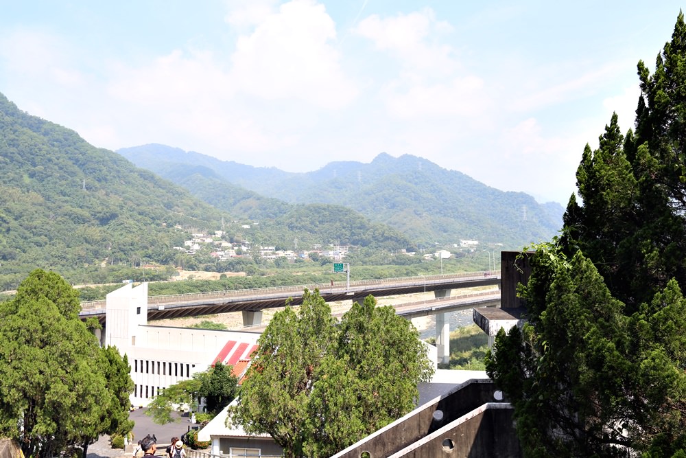 苗栗公館一日遊 大推油礦陳列館 去田裡拔芋頭的手感好療癒 還有超好買公館農會必逛