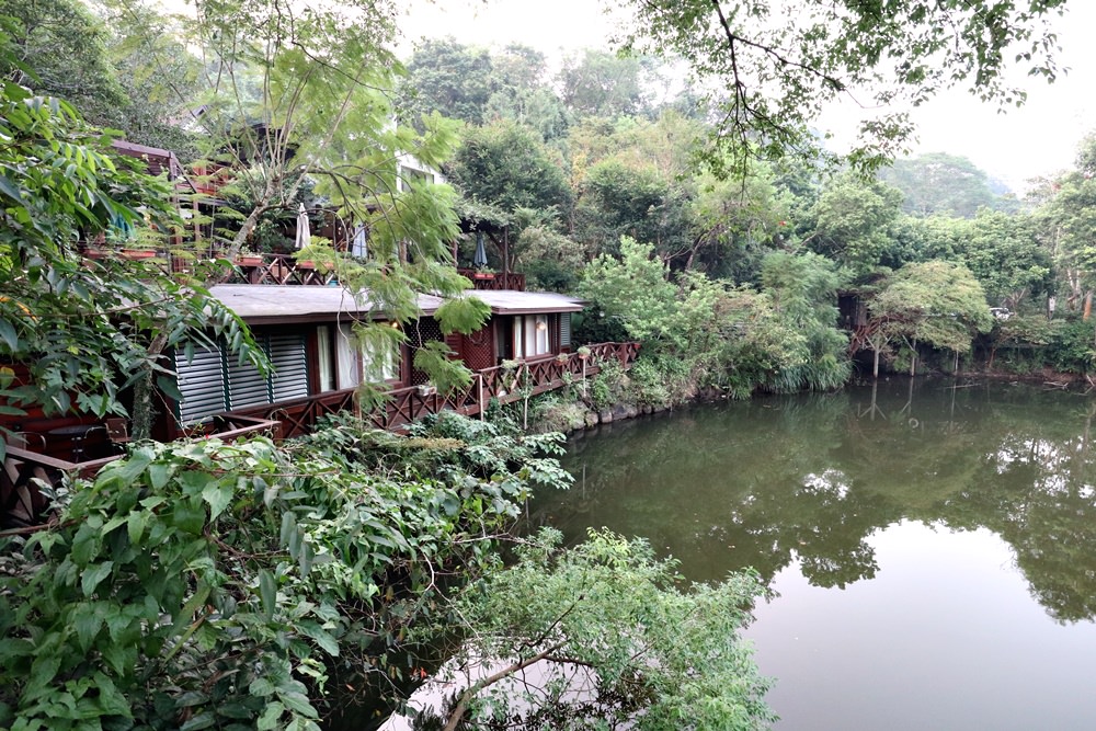 苗栗大湖民宿 湖畔花時間溫泉會館 行到水窮處 坐看雲起時