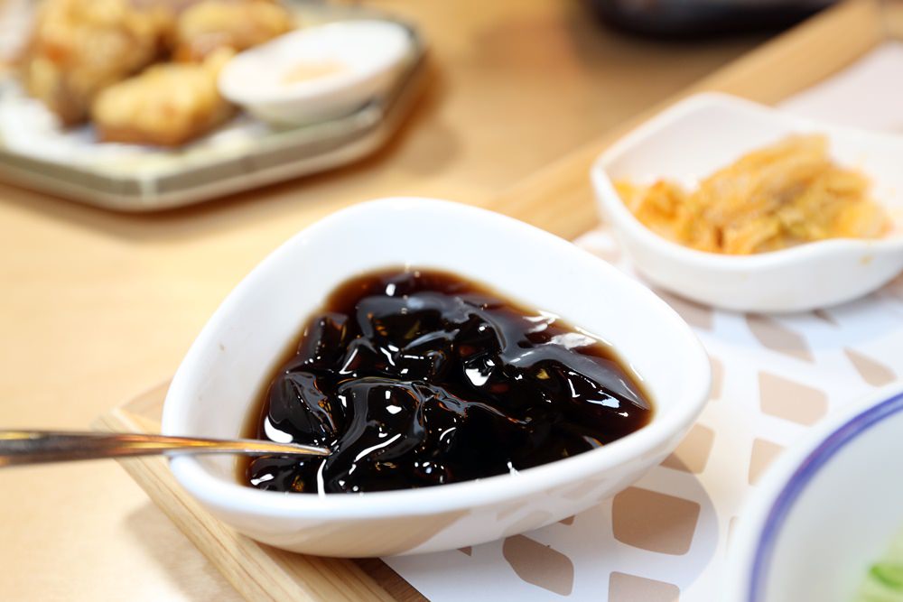 有春茶館 暖心料理大放送 麻油米糕 鍋巴飯 生滾粥 熱麵茶 古早味菜罩直接端上桌