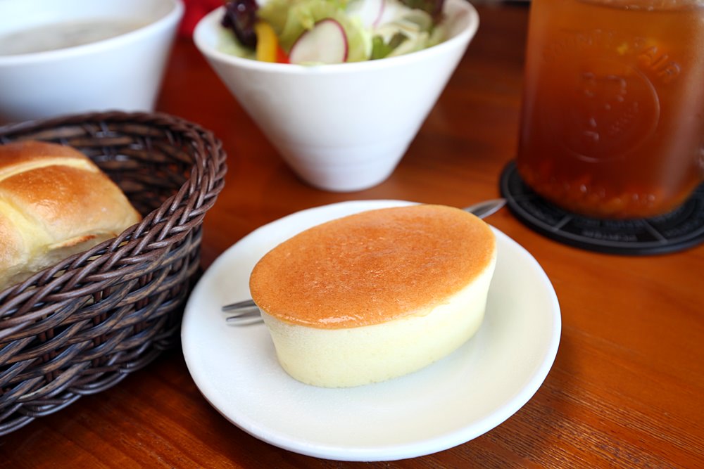 台中東山路美食 90小餐館 平價用心的溫馨小店 墨魷大隻好好吃 咖哩蛋包飯超日式風