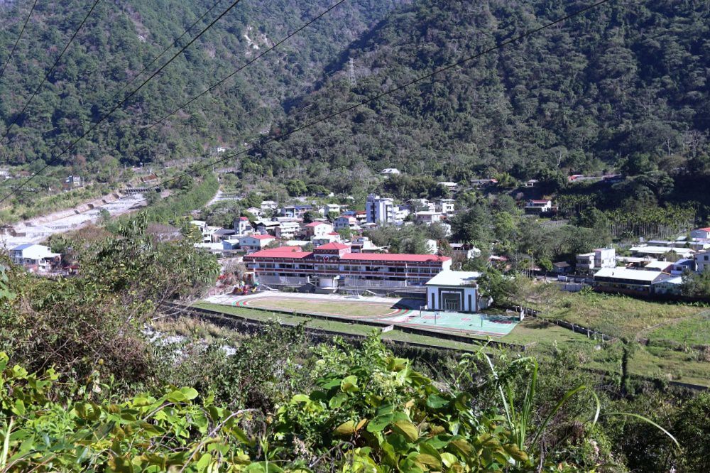 谷關景點 德芙蘭步道 被林蔭包圍的綠色步道 谷關必訪溫泉步道