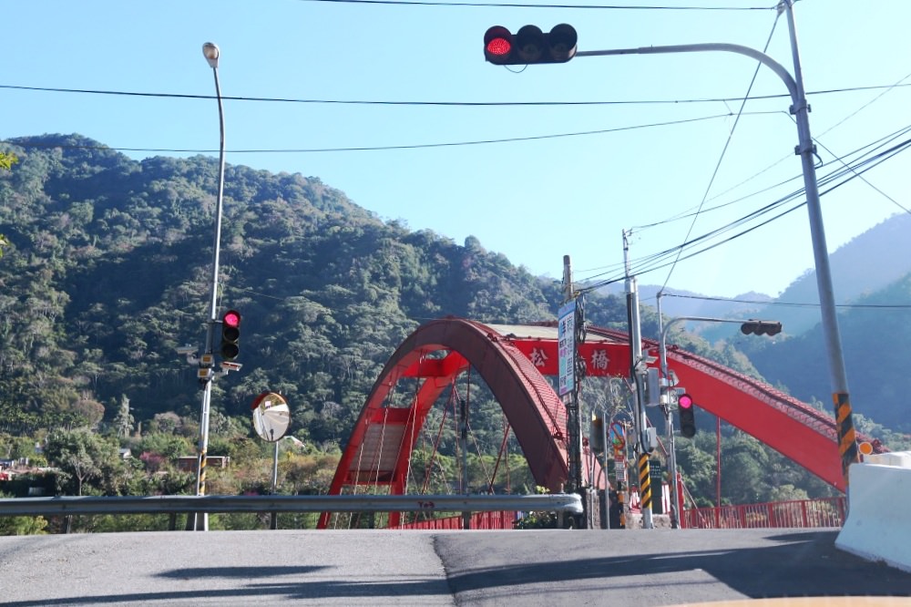 谷關景點 德芙蘭步道 被林蔭包圍的綠色步道 谷關必訪溫泉步道