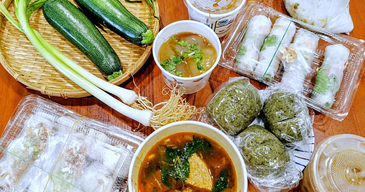 跟著雪倫逛南屯市場 資豐美食 富春肉圓 粒滿水餃 娟越南小吃 阿婆草仔粿