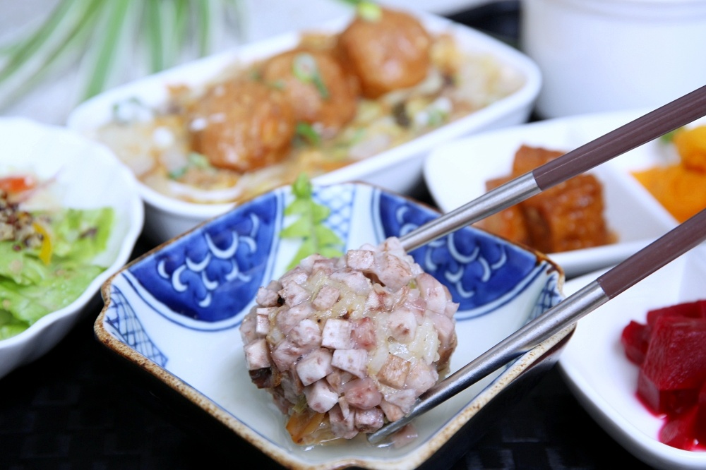 龜鶴塘 大甲鎮瀾宮旁最有人文氣息的茶食店 宋代點茶+四秀茶食+塘口飯