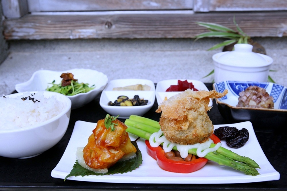 龜鶴塘 大甲鎮瀾宮旁最有人文氣息的茶食店 宋代點茶+四秀茶食+塘口飯