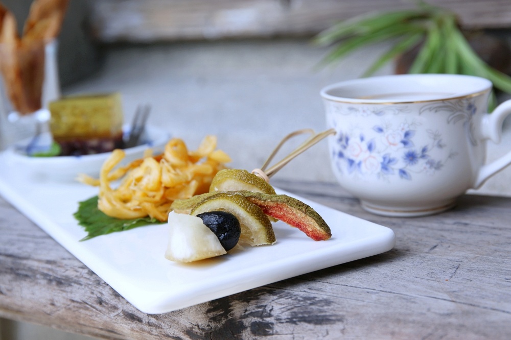 龜鶴塘 大甲鎮瀾宮旁最有人文氣息的茶食店 宋代點茶+四秀茶食+塘口飯