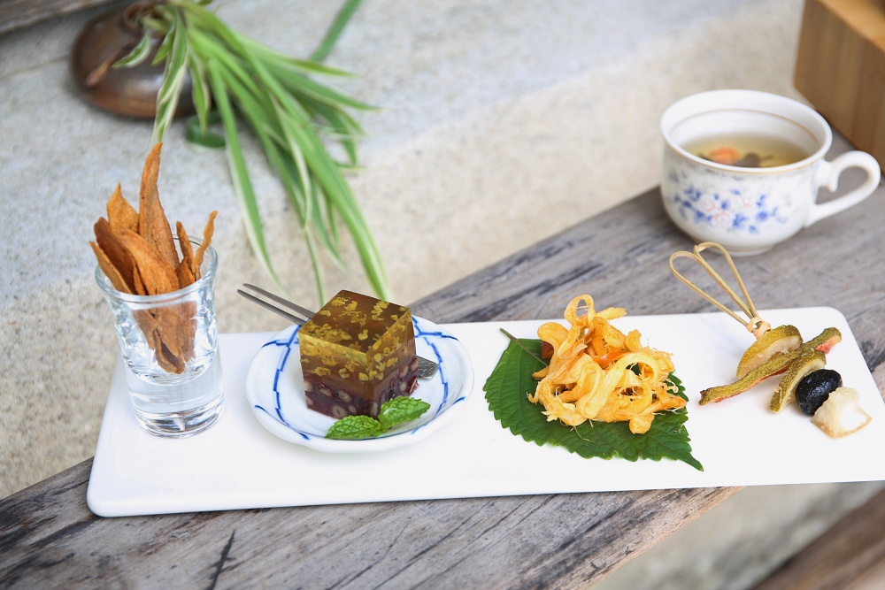 龜鶴塘 大甲鎮瀾宮旁最有人文氣息的茶食店 宋代點茶+四秀茶食+塘口飯