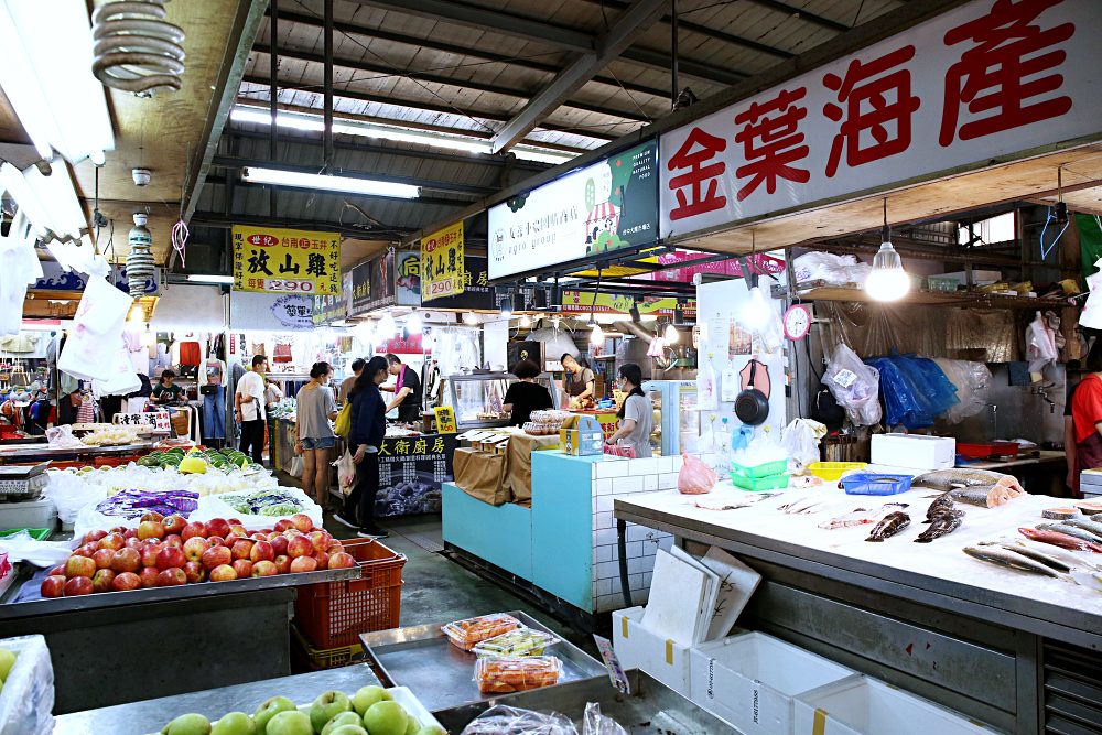 大隆路黃昏市場 大衛廚房熟食新攤進駐 清燉羊肉爐 酸菜白肉鍋 葷素菜色天天變化