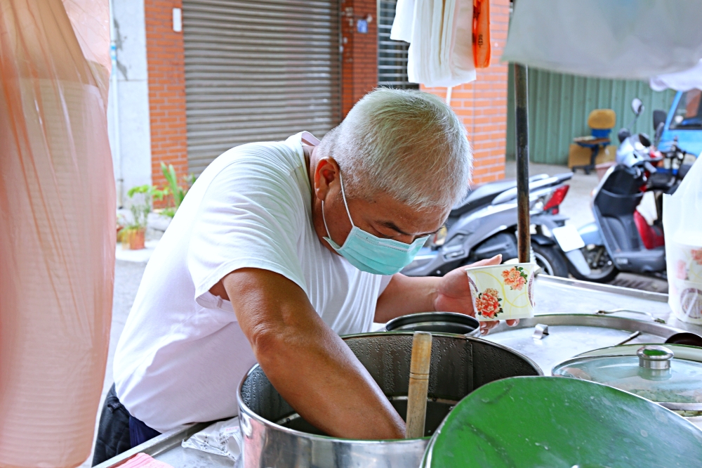 羅家傳統豆花 | 沿街叫賣60年，只賣花生豆花的古早味-那些年我們追的豆花車！