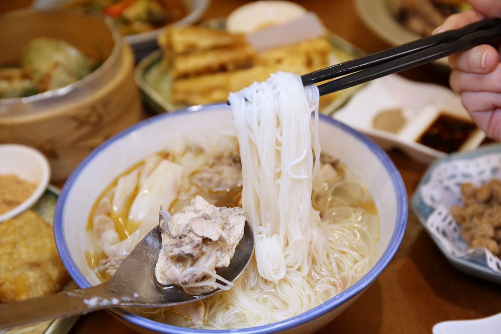 暖心古早味 白帶魚米粉鍋 老薑麻油雞麵線 四神湯 就是要暖呼呼！有春茶館