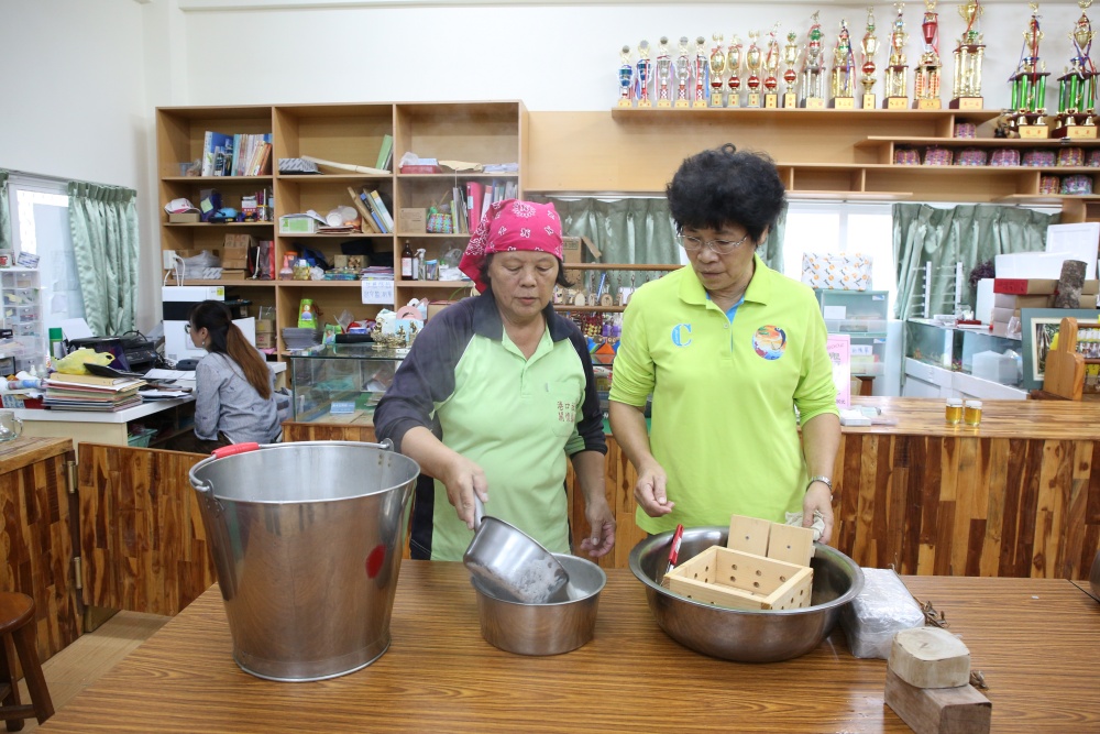 來墾丁這麼玩就對了！採港口茶 黑豆腐DIY 漫步白榕園 港口村生態旅遊好精彩