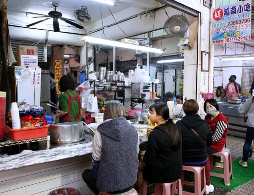 南屯市場人氣美食 娟越南小吃 酸甜清爽吃了會上癮 只賣到中午喔！