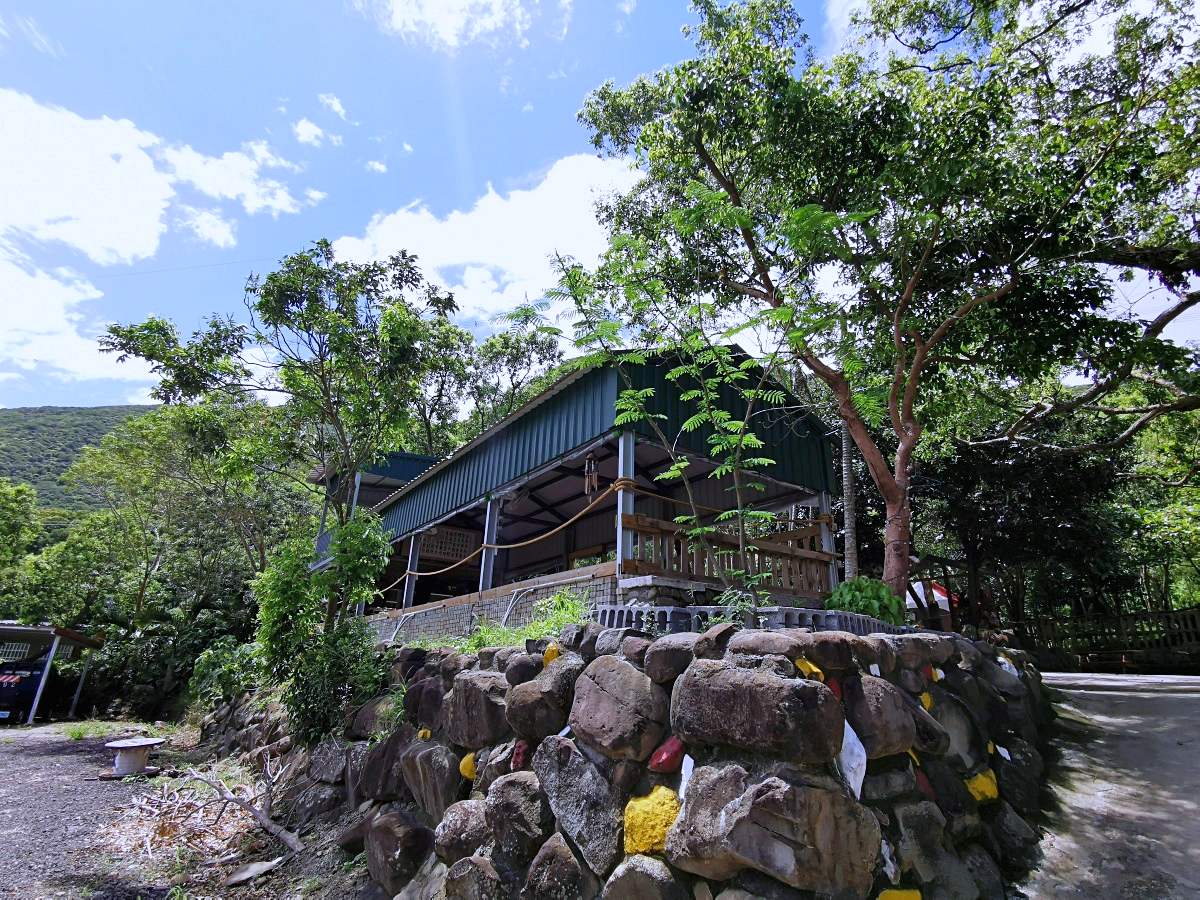 曹員外的店搬家囉！來去四重溪山裡的原住民風庭園餐廳吃大滷麵、羊肉爐