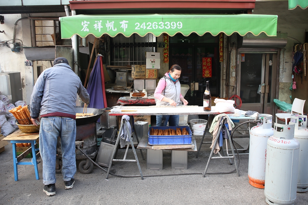 謝氏早點豆花專賣店 60年古早味老店，蛋餅油條蘿蔔糕必點