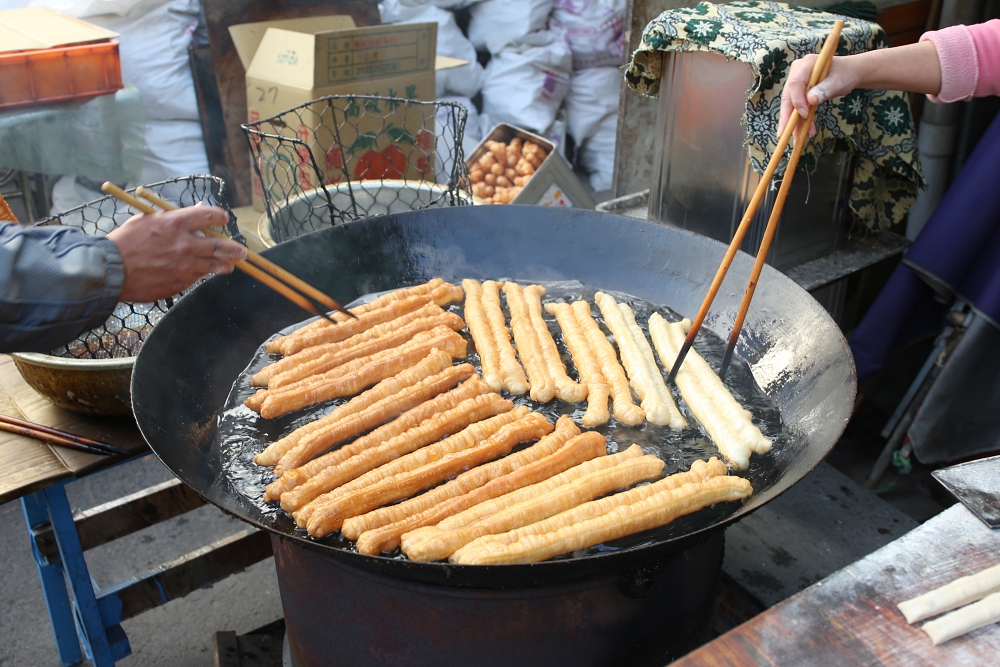 謝氏早點豆花專賣店 60年古早味老店，蛋餅油條蘿蔔糕必點