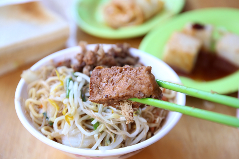 謝氏早點豆花專賣店 60年古早味老店，蛋餅油條蘿蔔糕必點